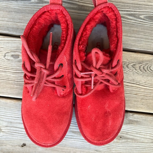 UGG Red Chukka Neumel Boots Red Suede Shearling Fur Lined Women’s Sz 6 - Picture 2 of 11